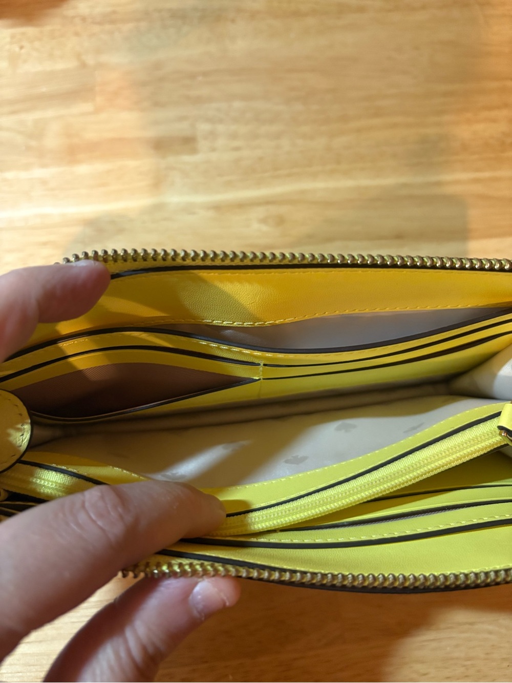 Kate Spade yellow leather wallet crossbody bag - Picture 4 of 16